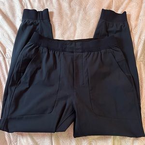 Lululemon navy blue cargo joggers Sz 8 women’s